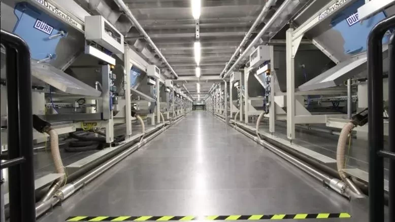 Hopper area of overpray separation system EcoDryScrubber by Dürr