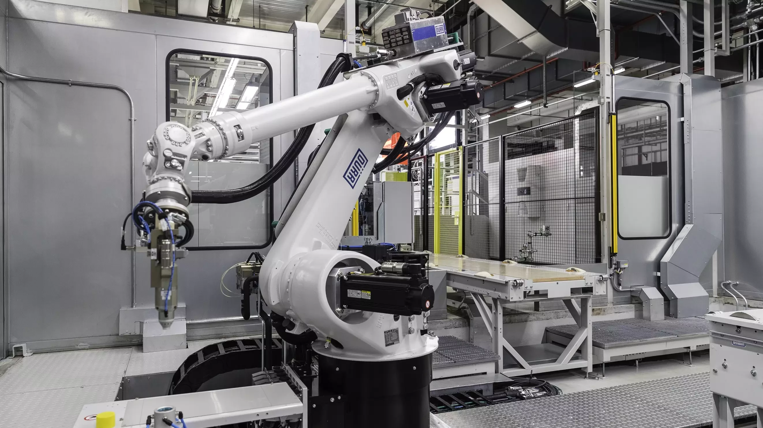 Sealing roboter by Dürr at BBAC