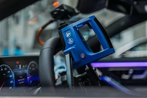 Steering wheel balancer Smart Ergo Level Dürr's electronics testing ensures the highest quality at the End of Line