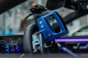 Steering wheel balancer Smart Ergo Level Dürr's electronics testing ensures the highest quality at the End of Line