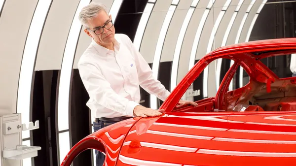 Dürr's EcoReflect is a innovative light tunnel for checking surface quality