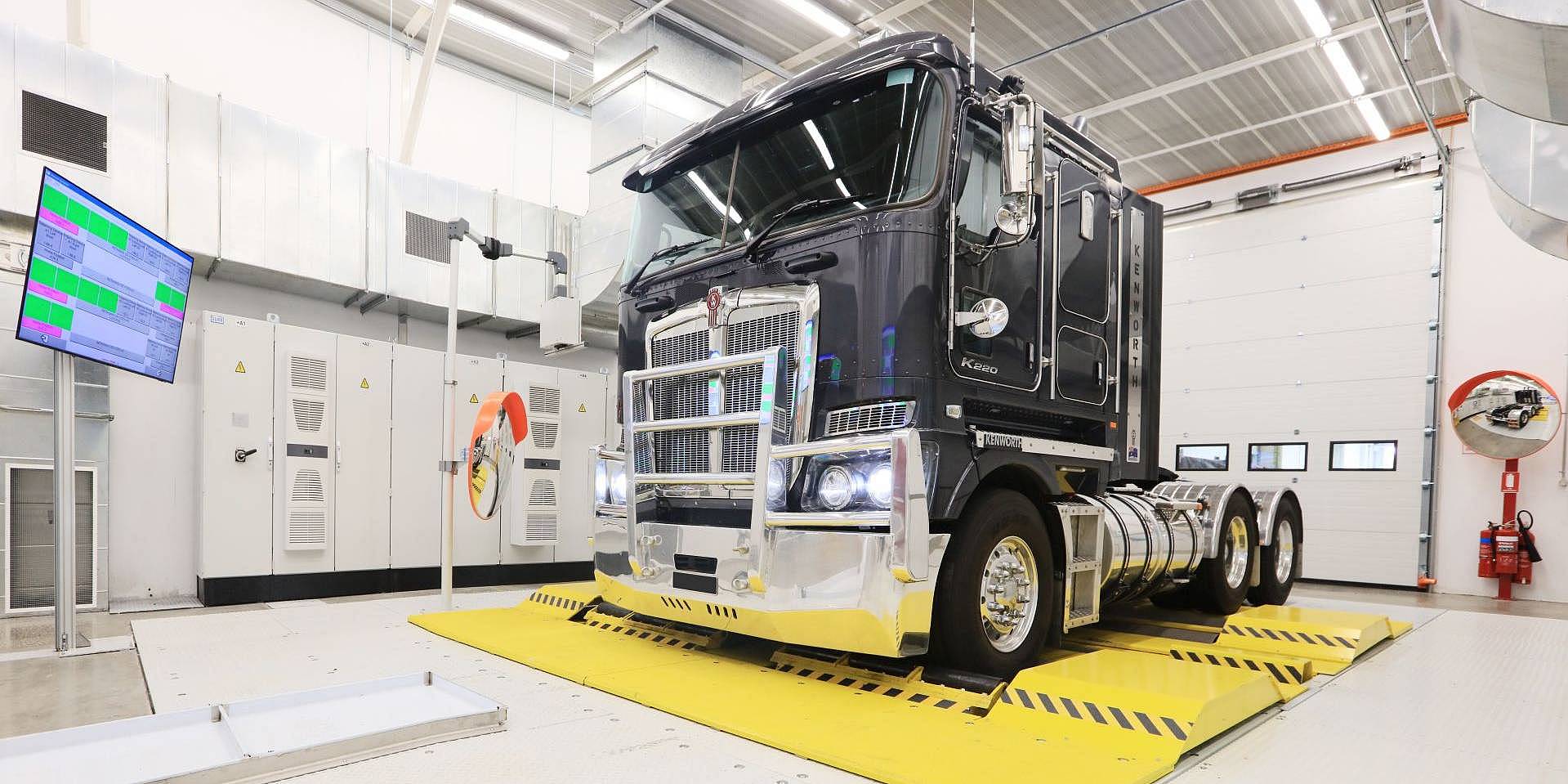 Dynamic driving test for commercial vehicles by Dürr