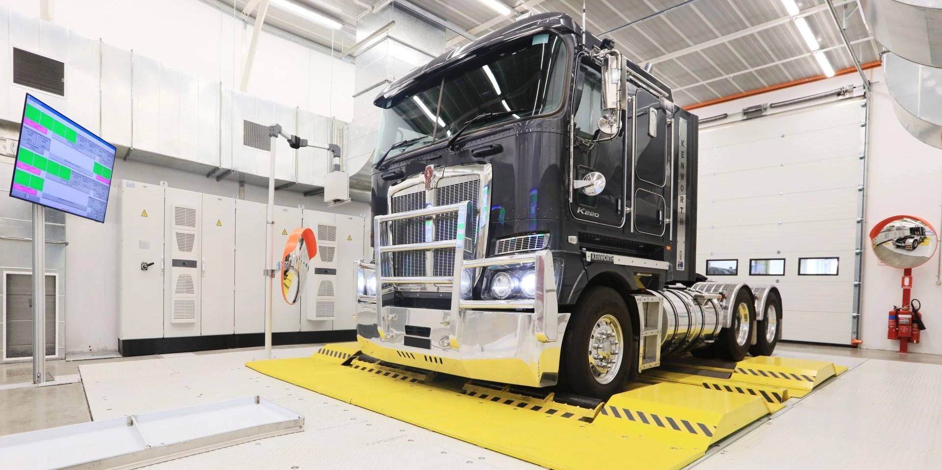 Dynamic driving test for commercial vehicles by Dürr