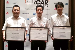 Dürr receives Surcar Award in Shanghai. 