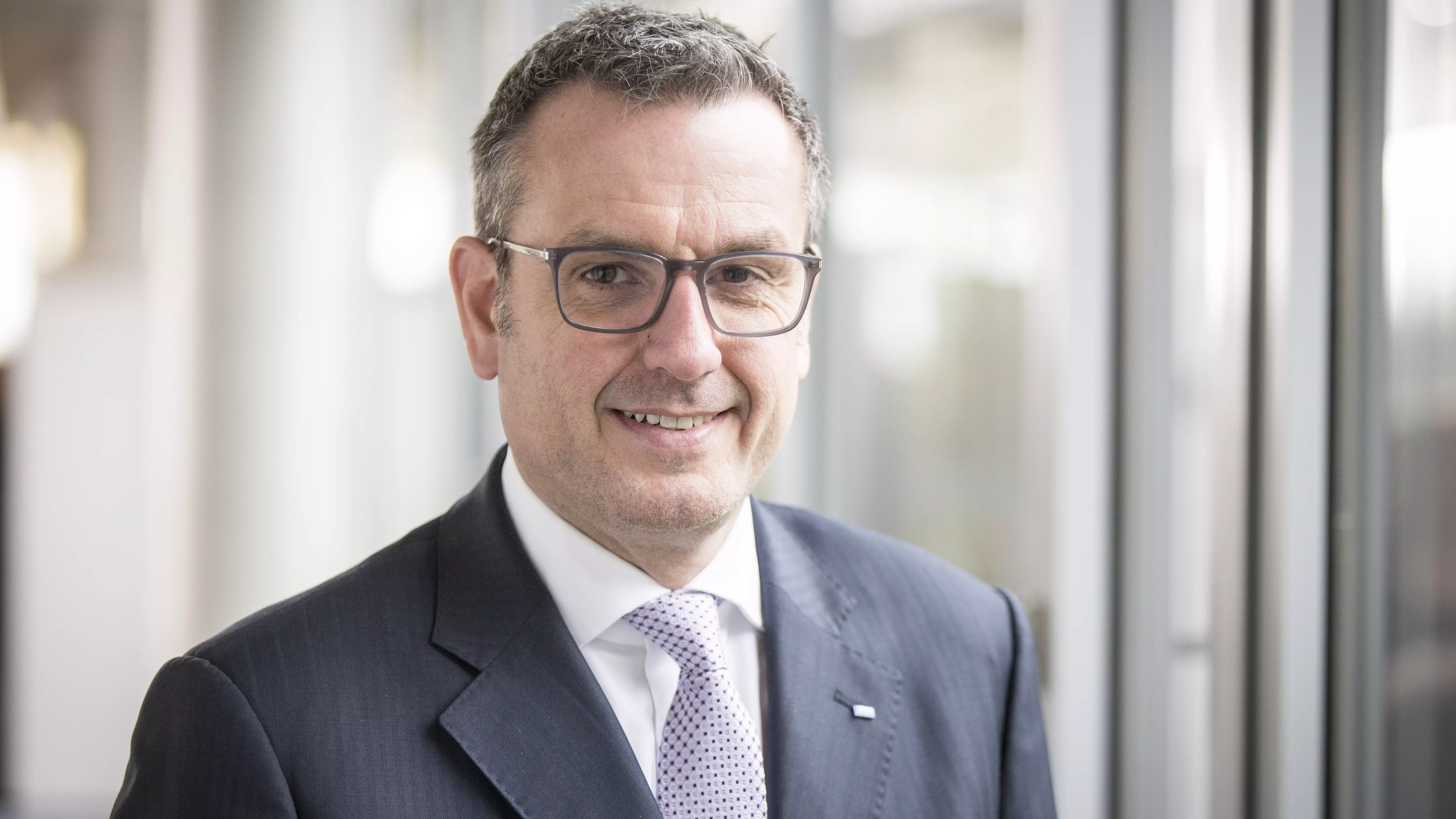 Dr. Jochen Weyrauch Dr. Jochen Weyrauch