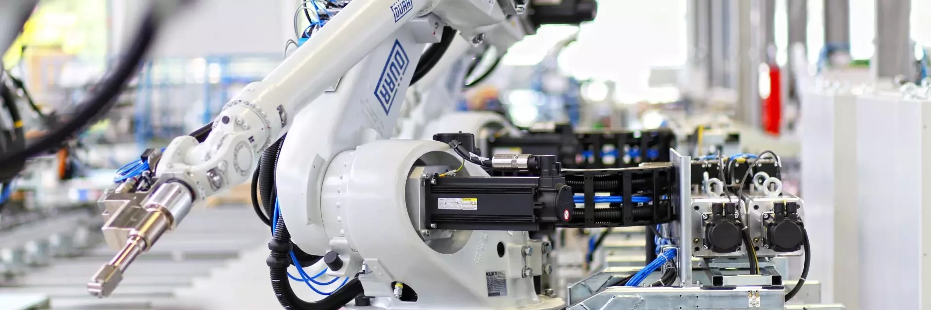 Dürr offers efficient robot systems for all gluing and sealing processes