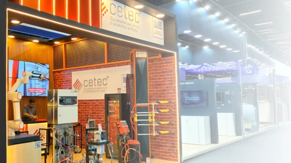 Presenting the industrial paint range at a fair
