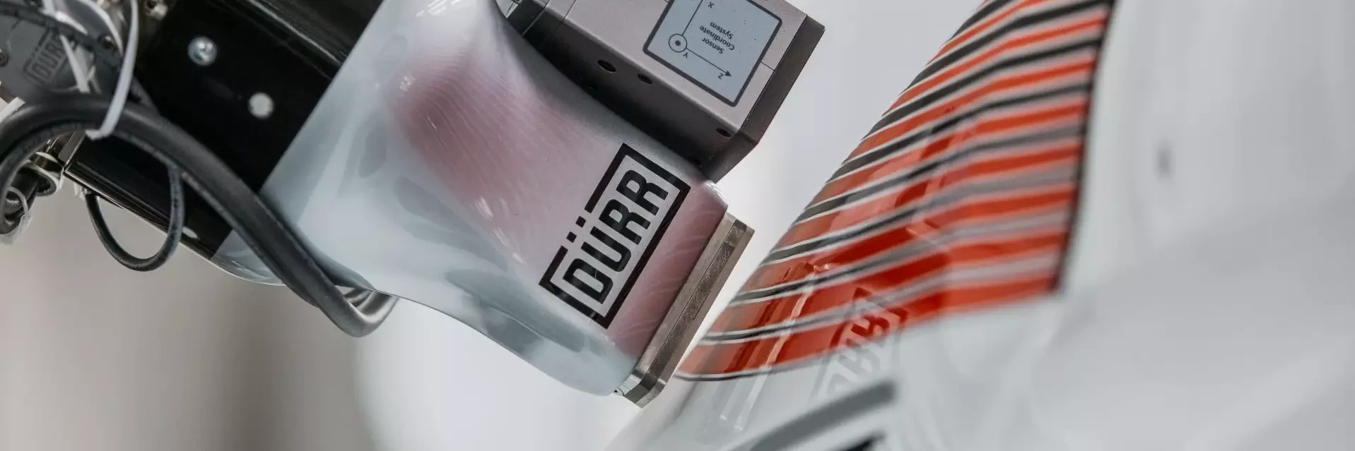 Dürr's EcoPaintJet Pro for the two-tone painting of car bodies