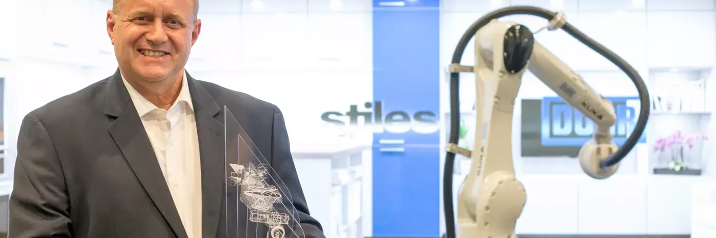 Visionary New Product Award for Dürr´s ready2spray paint robot