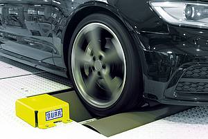 Dürr's dynamic driving test includes Roll/Brake/ABS test stand x-road